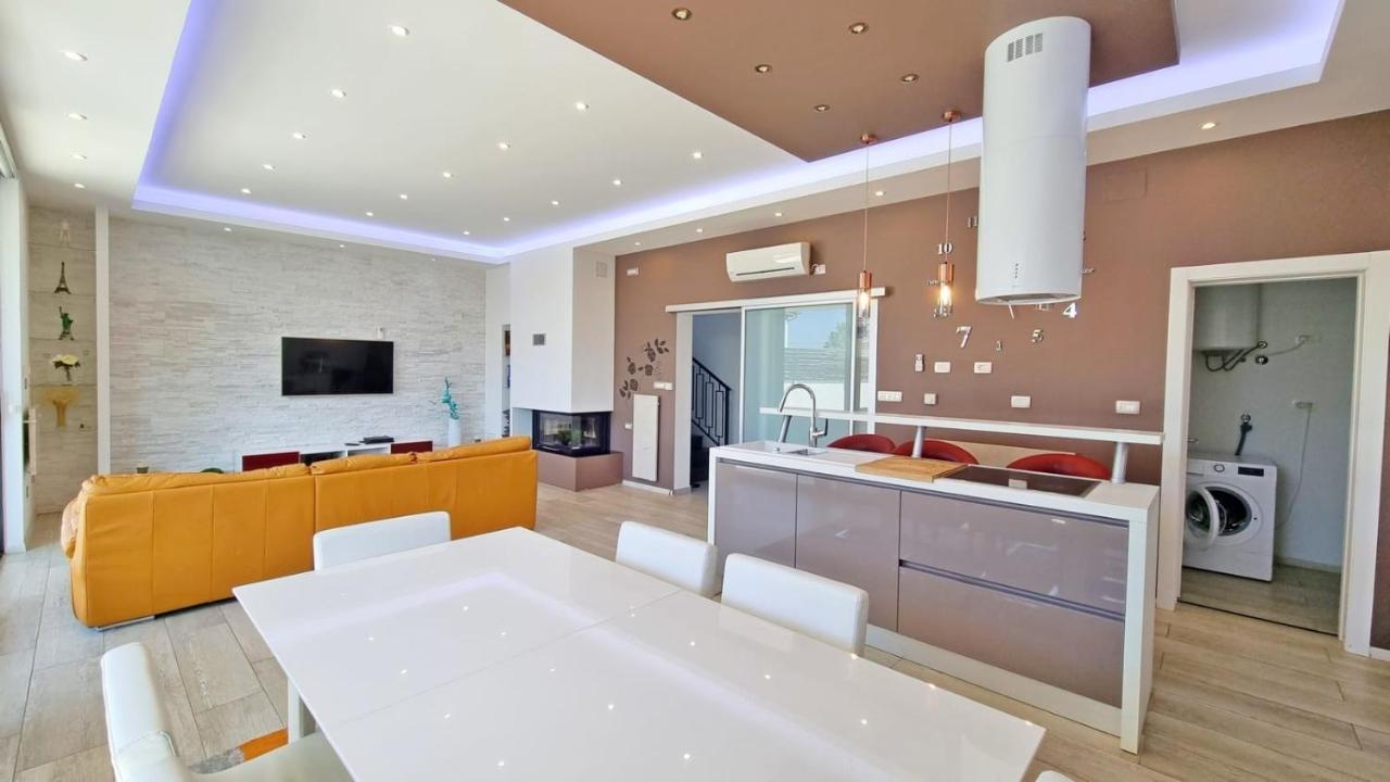 Vila Martina - Bellevue Шмирка Екстер'єр фото